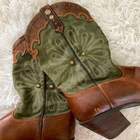 Ariat women’s leather & sage boots - Picture 9 of 9